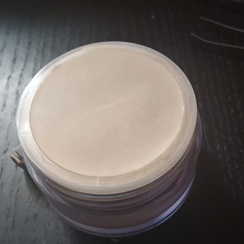 Translucent Setting Powder - Pink Beige - Picture 3 of 4